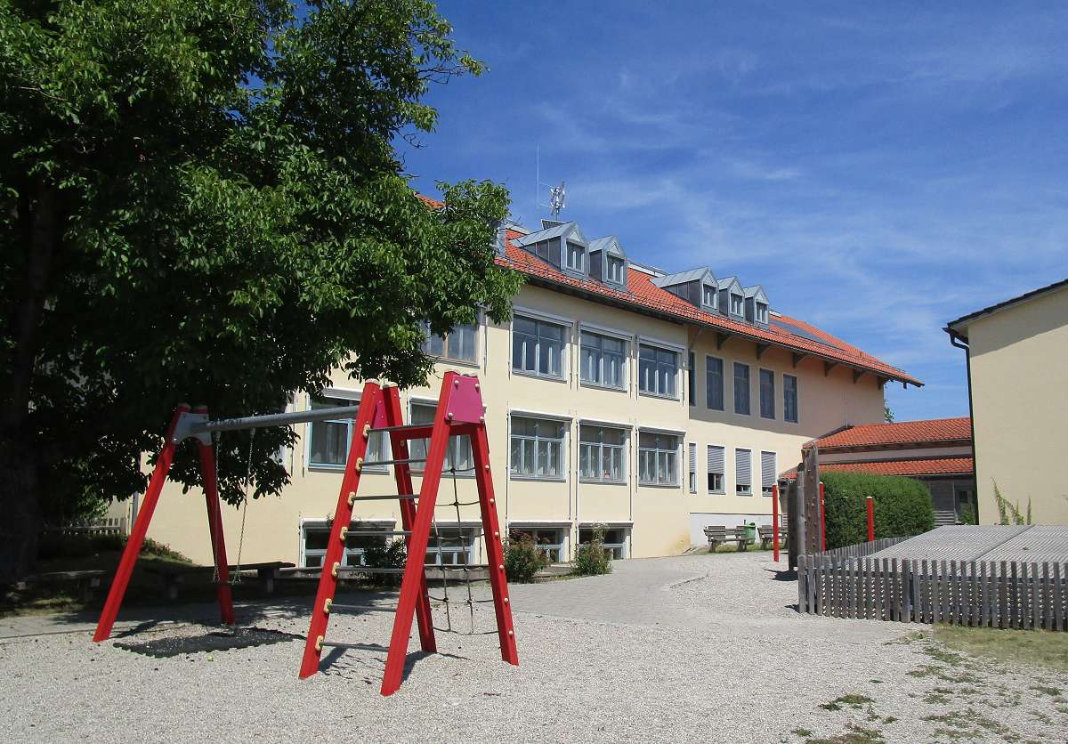 Grundschule Söchtenau Pausengarten (1)
